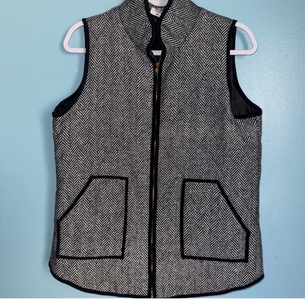 Katydid women’s M Black and white jacket